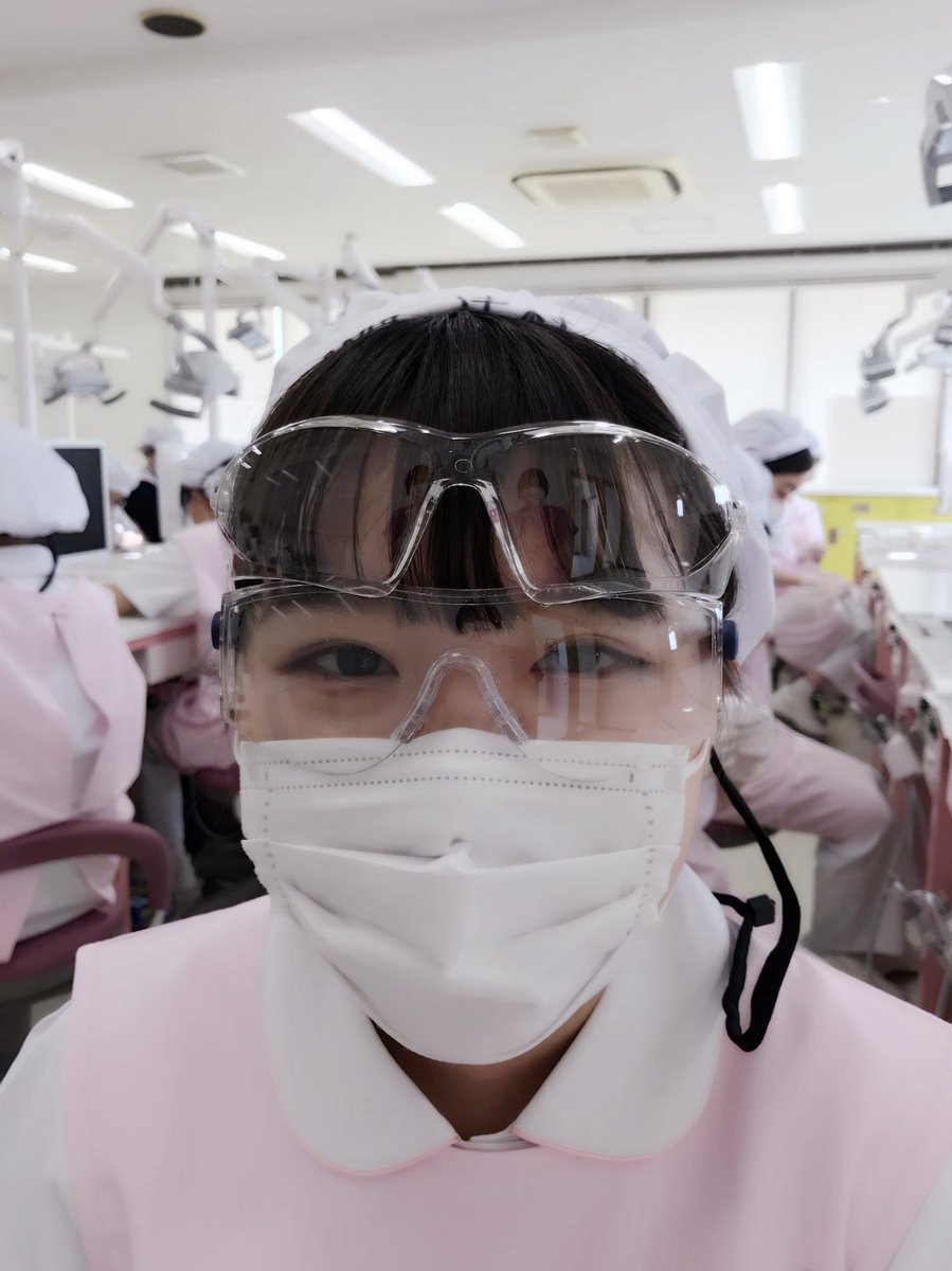 日本医歯薬専門学校 No Twitter 歯科衛生士学科 実習風景 自分の歯の模型を作る 自分専用のトレーを作る それを個人トレーと言います 防護用ゴーグル二個付けてちょっとふざけてみましたw ゴールデンウイーク に オープンキャンパス 開催 体験 T Co