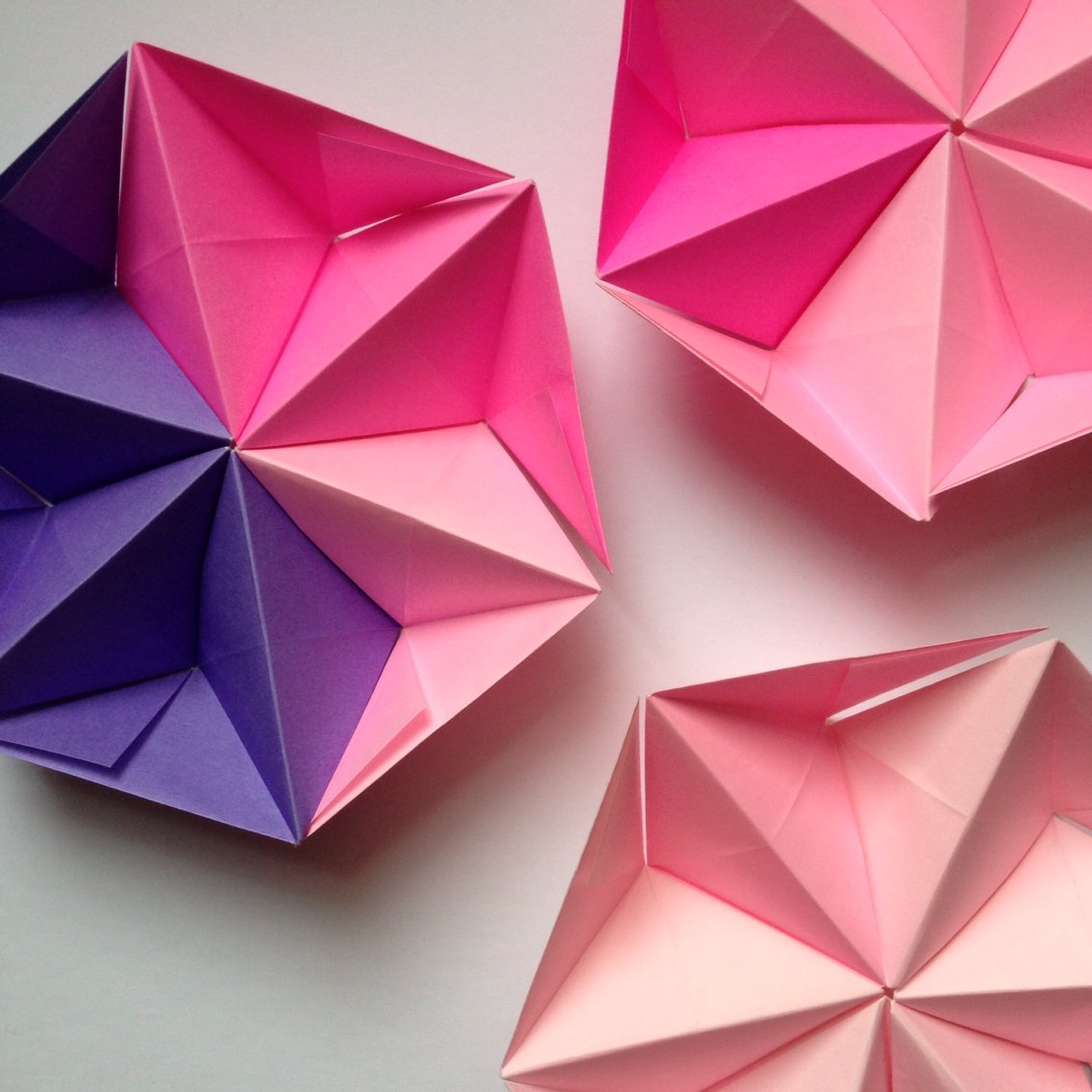 OrigamiFans's tweet image. Sonobe unit origami improvisation by Coco Sato
