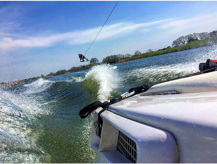 Rayswake's tweet photo. いいですねぇー！
続々とシーズンイン！
ウェイクボード終わったらみんなで海鮮パーティーもしたし！
夏に向けての準備は完璧🙏🙏 https://t.co/BUf7I30tbQ