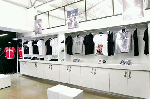 thebe_lebohang's tweet photo. @familytreeworld store is now open baby @CassperNyovest https://t.co/vhzmlFNxM8