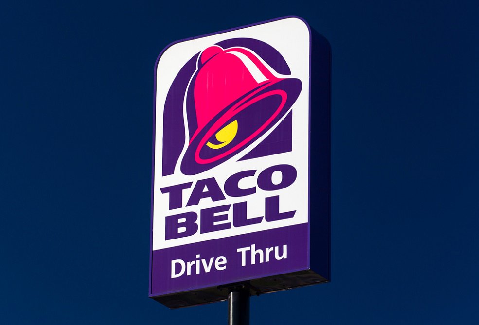 mally_dick's tweet photo. This Taco Bell will soon be taking reservations https://t.co/PHJCLnoGZa https://t.co/wLsOHqkZ95