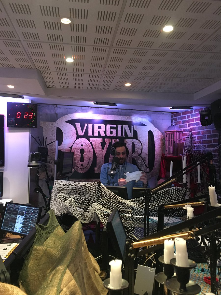 CamilleCombal's tweet photo. Quelle matinée de dingue ce #VirginBoyard ! On va vous offrir jusqu'à 20.000€ à partager avec @FondARothschild dans quelques minutes ! https://t.co/sN3g9myLrU