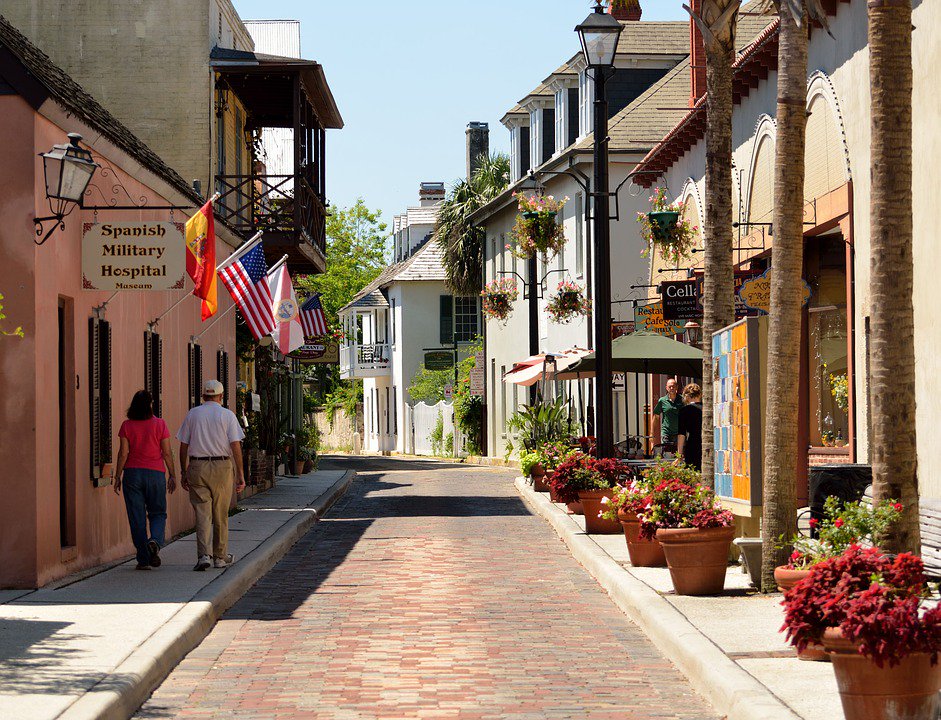 GlobalTravelSA's tweet photo. #Avilesstreet #oldest street USA #historic #amazing@eaeathpix https://t.co/L4i1XatLdM