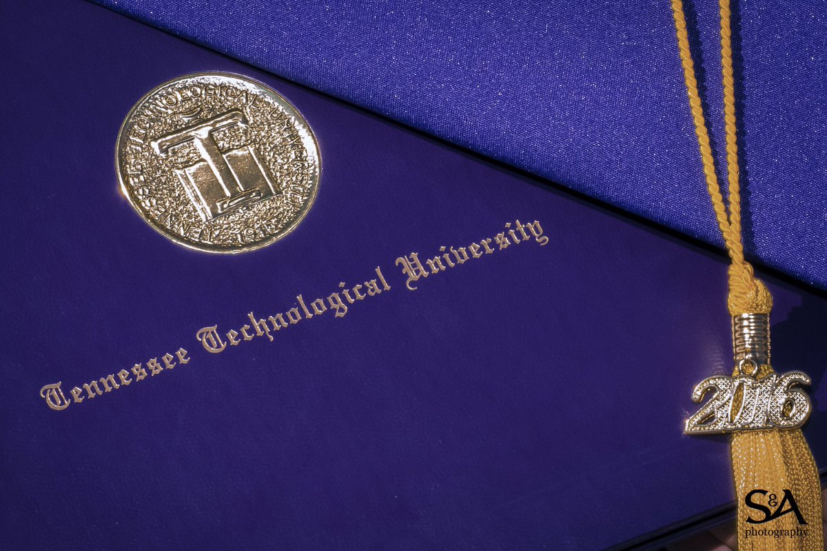 suzanalamri's tweet photo. Graduation day #photography #photographer #TN #nashville #ุชุตููุฑู #2016graduation #techyeah #graduationphotography #ุงูุงู
ุงุฑุงุช #ุงูุณุนูุฏูุฉ #ุชุฎุฑุฌ https://t.co/Dnb3TDSrKB