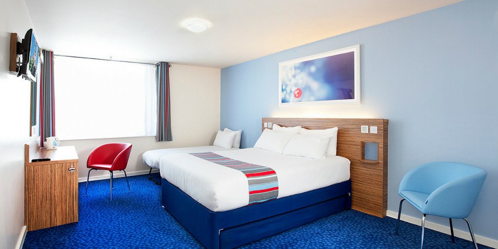 TROYgroup_UK's tweet photo. Refurb for the iconic #Travelodge hotel brand 📷 #TowerBridge #LeisurebyTroy #HotelbyTroy #hotel #hotelroom #BuildingRefurb https://t.co/Wwcc4eq5IN