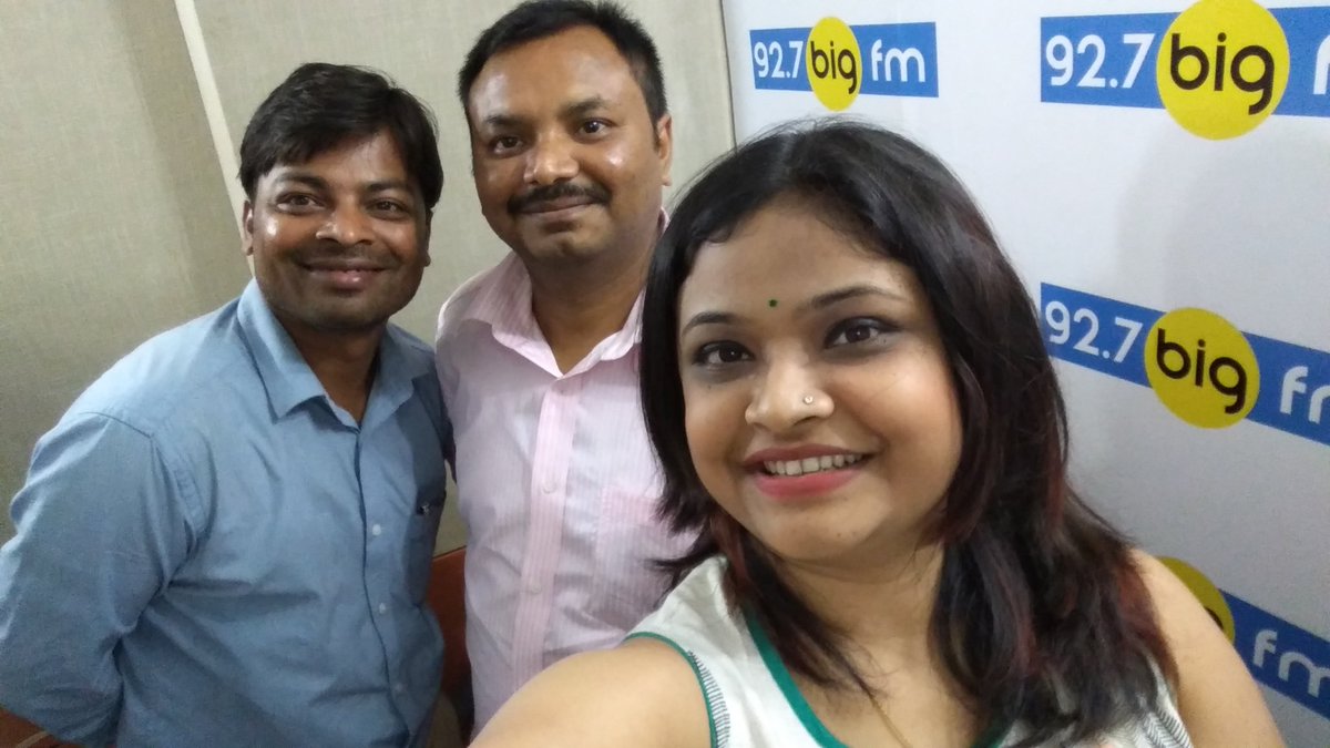 927BigFmGuw's tweet photo. #Entranceexams,#Ravi and Aman from Lalan's Coaching Classe's #engineeringmedical#entrance #clearall #doubts #Maths#Physics paper @twit_ruma https://t.co/wkkyfEmYbr