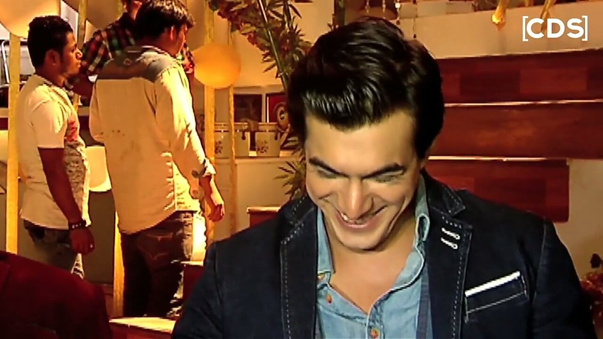 rasgulli_____'s tweet photo. Ayee ye smile when Sachin sir said Inki Jo purak Hai wo Av aayi nii isiliye udas h K ππππ luv dis father son bond #offscren @momo_mohsin π https://t.co/QGiPDbEh4N