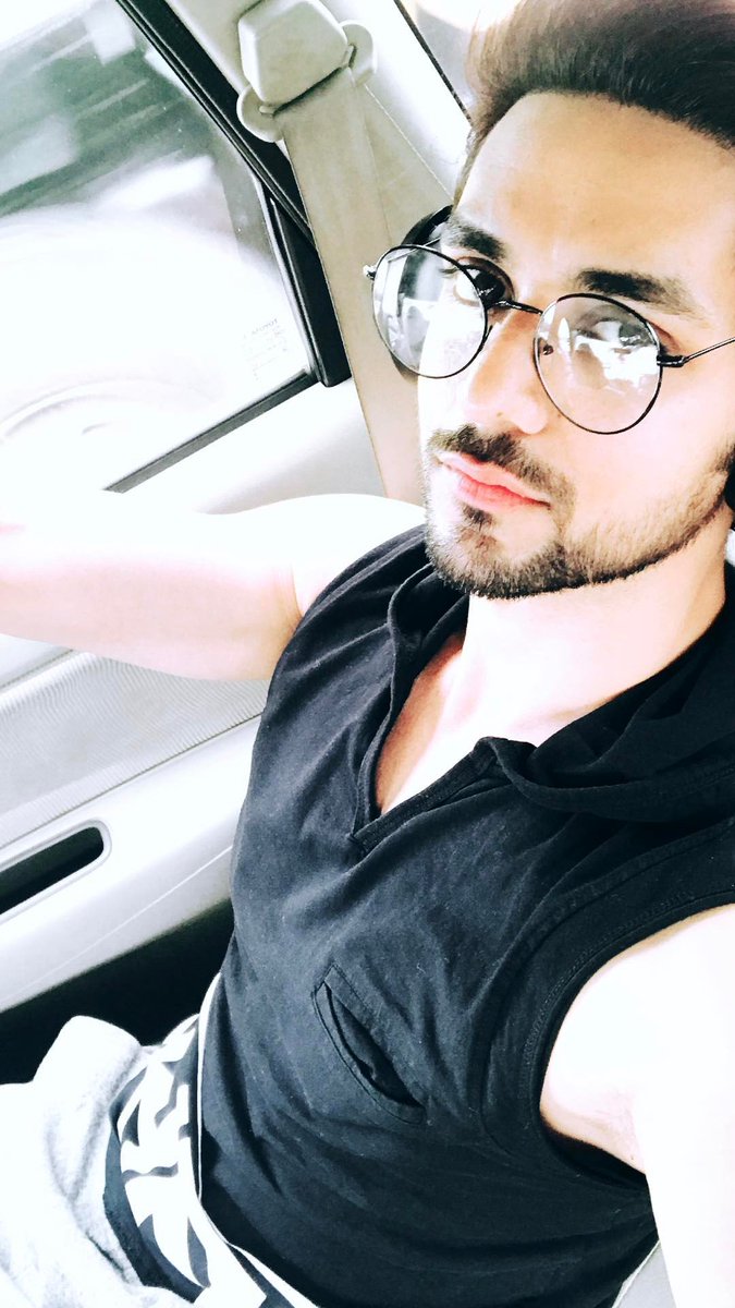MissShazana's tweet photo. #Repost @shaktiarora #InstaStory Omg you sooo Dammmnnnn #HottieAlert #Slizzing #Hot #Sexy #Handsome #Cute #Macho #DreamGuy #Attractive โค๐ฅ๐ https://t.co/611EoOUwtf