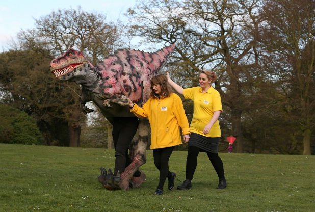 LakesideArts's tweet photo. For all you budding Dinosaur Park Rangers out there... https://t.co/oD4gB63cAk #DinosaursofChina #summerjob https://t.co/F6xvTkViNE