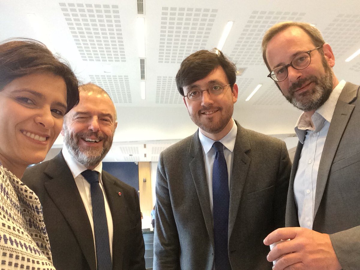 SdeCourcelles's tweet photo. #PSPPE2017 le prix @sciencespo du Patrimoine Européen.. c'est parti @cluzeljp @gaetanbruel @davidfajolles https://t.co/1aSeH8eDh7