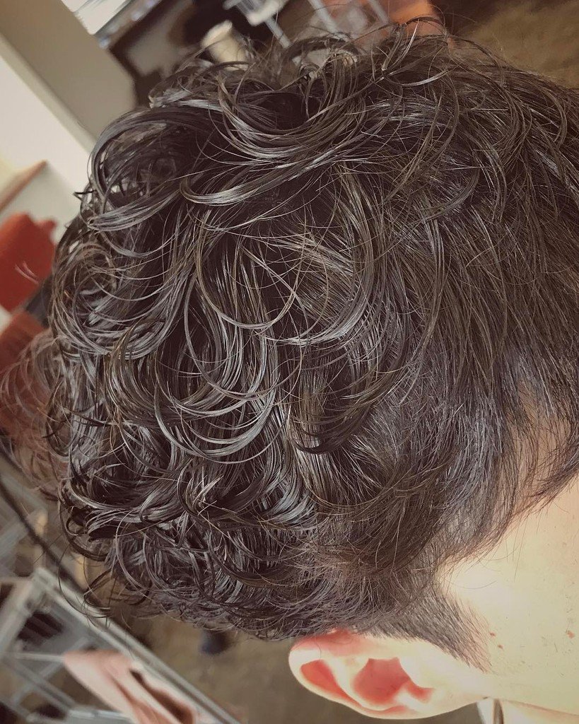 ヘアーアティック 岡山築港新町 Pa Twitter 今日のクルンクルン ベースカットはサイドをツーブロックで後ろは自然につなげる刈り上げ 前髪は元々のクセを生かして前髪以外を少し強めのパーマ 乾かした時にマックスボリュームが出てもバランスよくまとまるように ヘアーアティック 岡山築港新町 Pa Twitter 今日のクルンクルン ベースカットはサイドをツーブロックで後ろは自然につなげる刈り上げ 前髪は元々のクセを生かして前髪以外を少し強めのパーマ 乾かした時にマックスボリュームが出てもバランスよくまとまるように