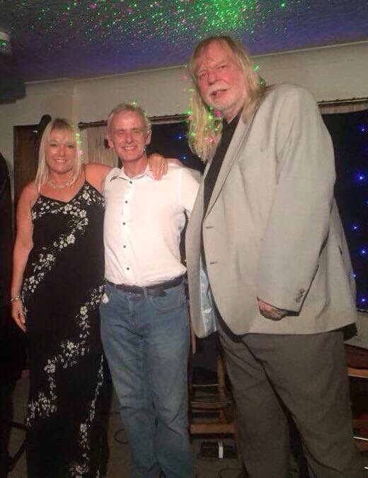ToniLeeSinger's tweet photo. #ToniLeeSinger with @GrumpyOldRick #RickWakeman #PureTalent #Nostalgia https://t.co/mTuFM6YStP