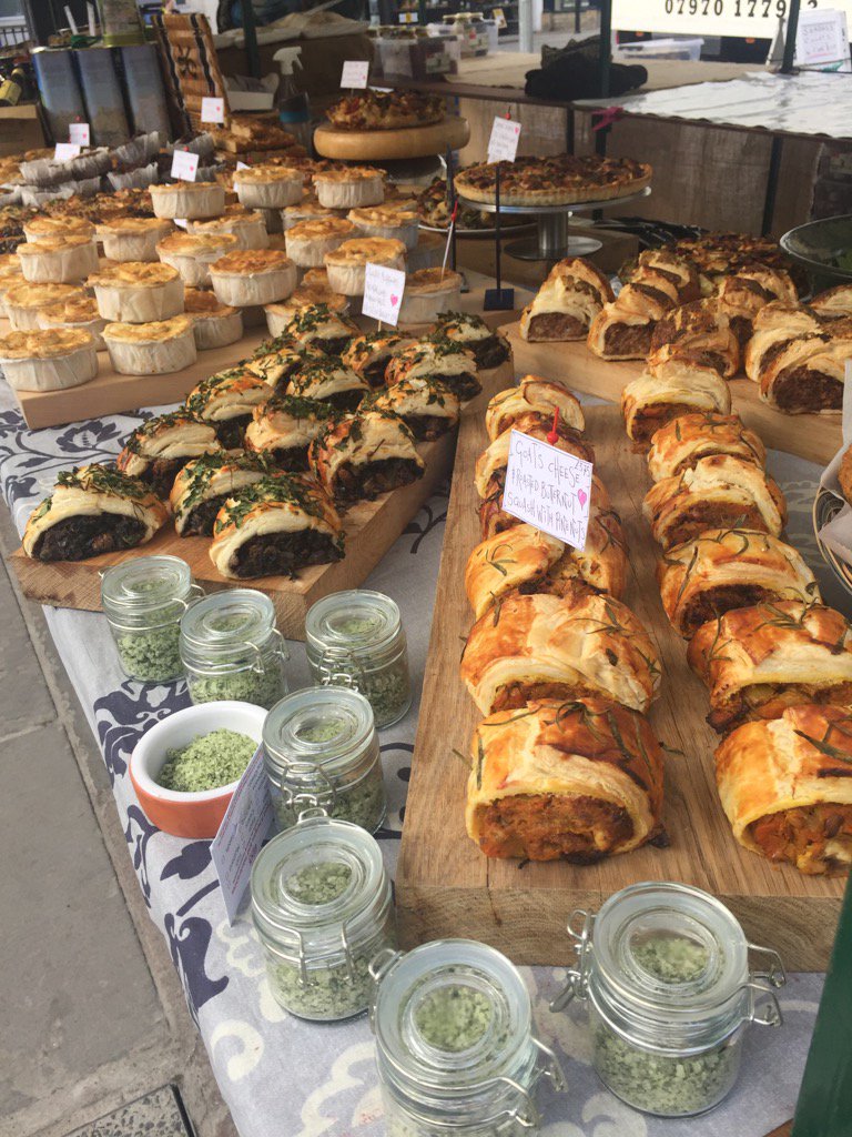 FromBensKitchen's tweet photo. @ThePigGuide .
Another beautiful day for the Cirencester Market.
X https://t.co/vXgZAti8T9