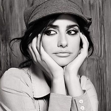 Happy Birthday Penelope Cruz! We love your effortless style...  