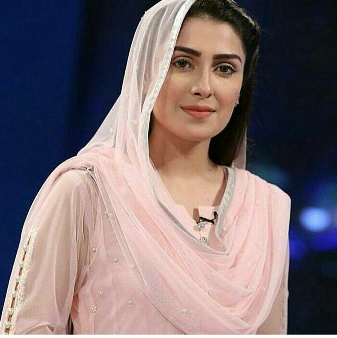 BNausheeb's tweet photo. @Ayezakhan_ak @fareezas121 @FatimaTehreeem @hareemmughal786 
Jumma Mubarak everyone.,... https://t.co/dnF0Klkftv