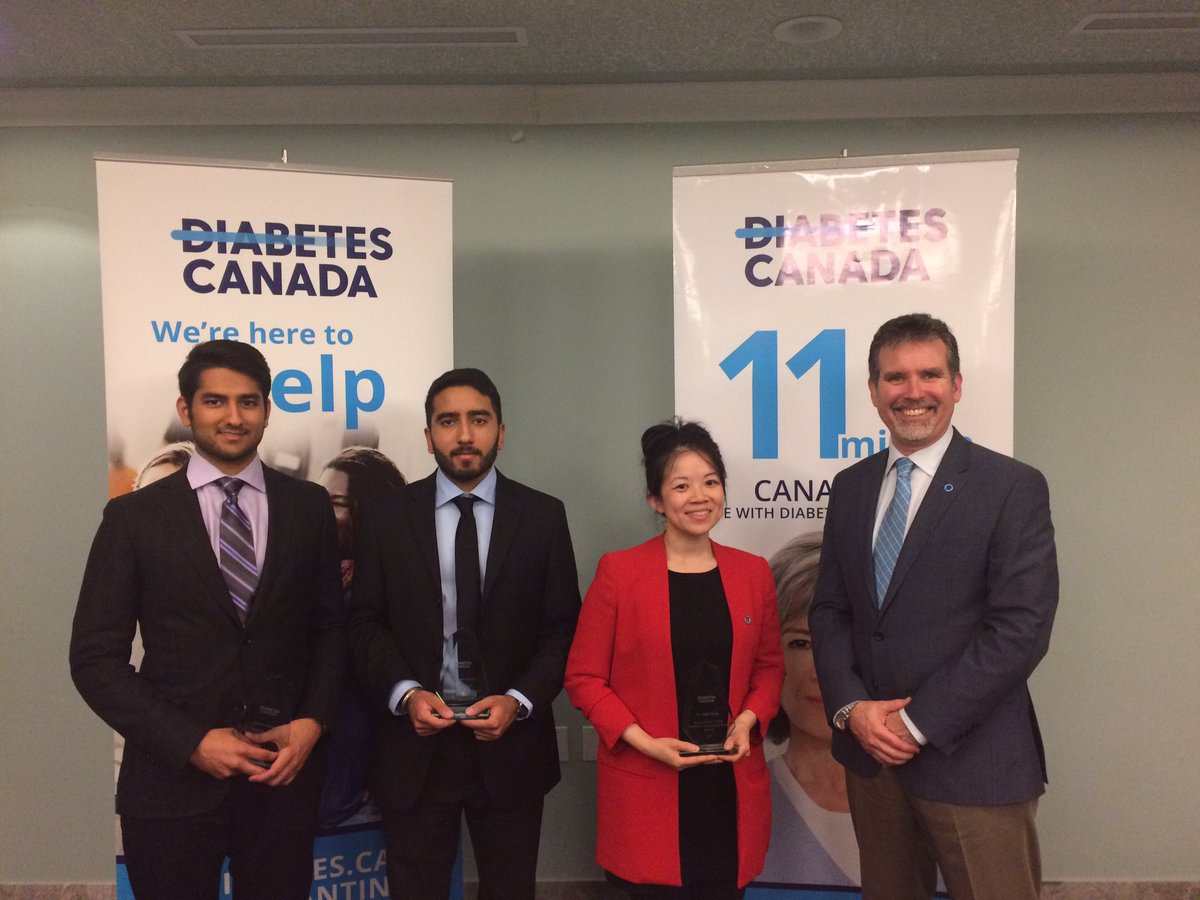 BantingHouse's tweet photo. Another night with some incredible @DiabetesCanAB volunteer award recipients in #Edmonton! #NVW2017 #VolDC #EndDiabetes https://t.co/AFKuUr4kTV