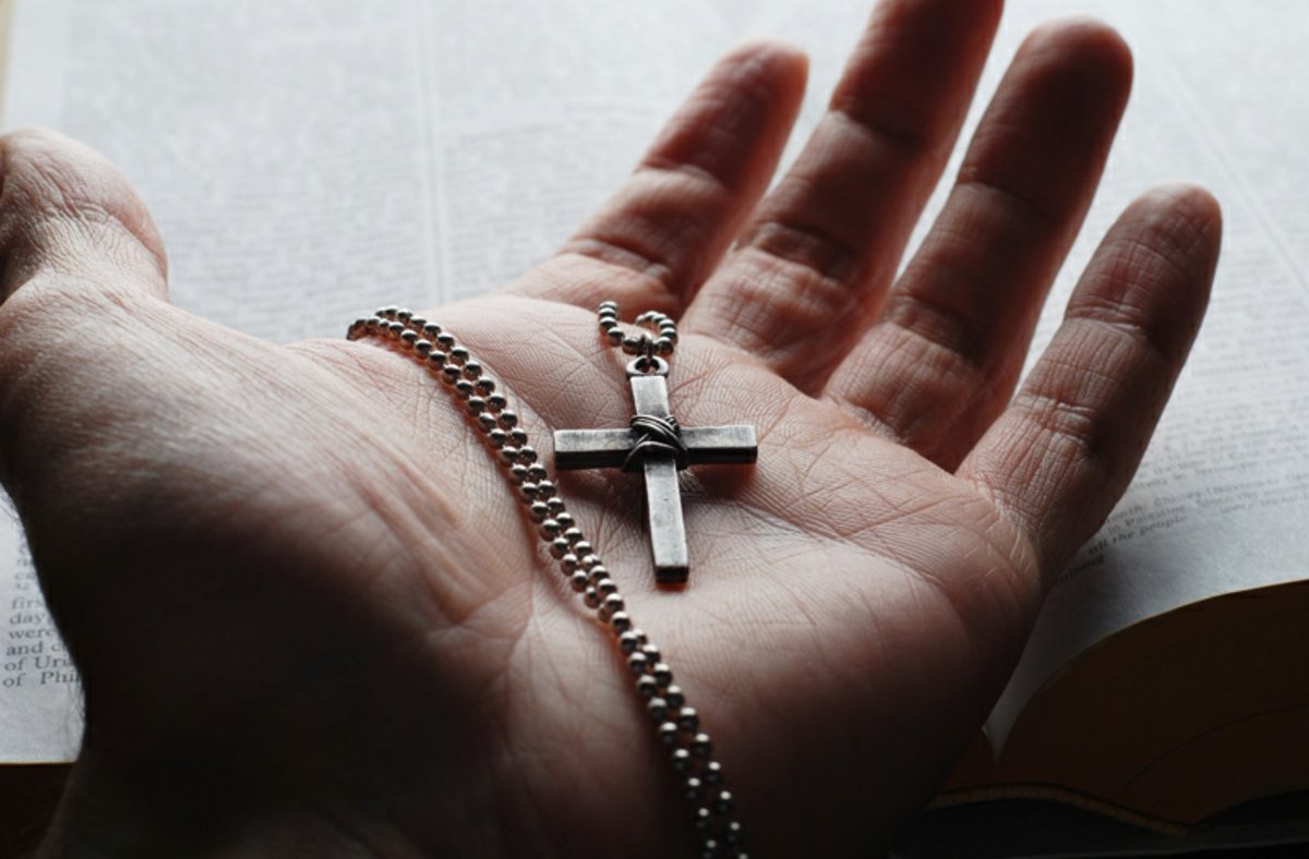 JaneLizzyBennet's tweet photo. There is no greater symbol of kindness than that of the Cross. Kindness started at Calvary. ❤️ #Stand4Christ #Stand4Kindness https://t.co/Y8gJeVRdBp