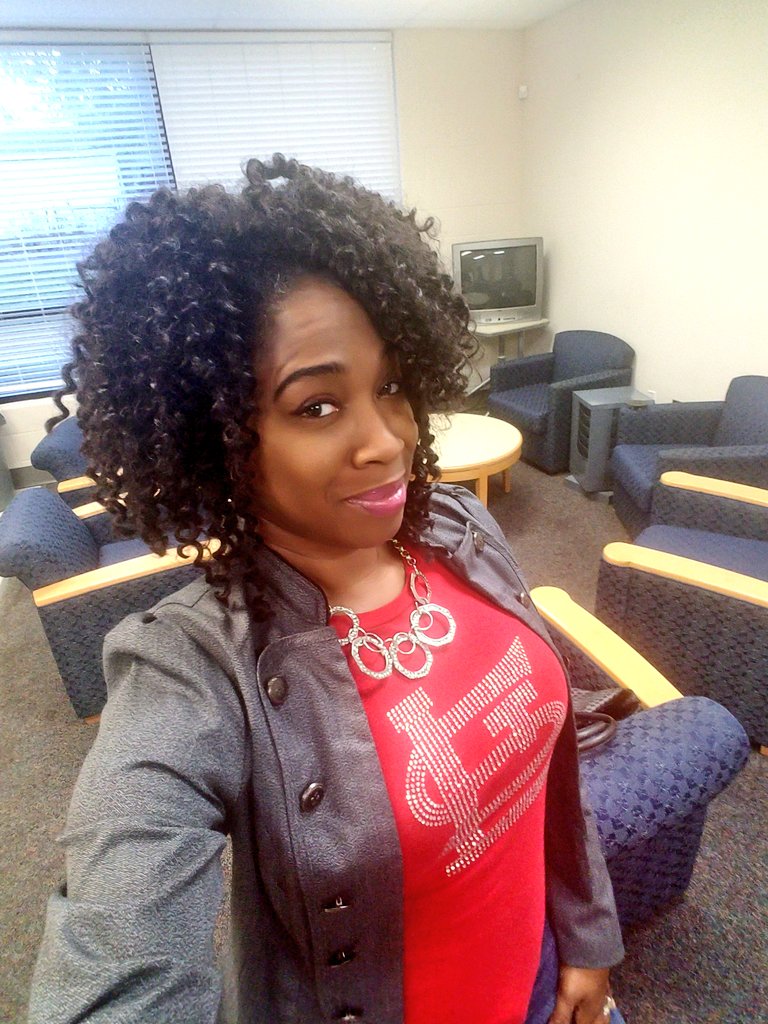 JaritaWill's tweet photo. Wearing our sports gear as we encourage students to do their best on the MAP. #educatorflow https://t.co/NCIFks6hjL