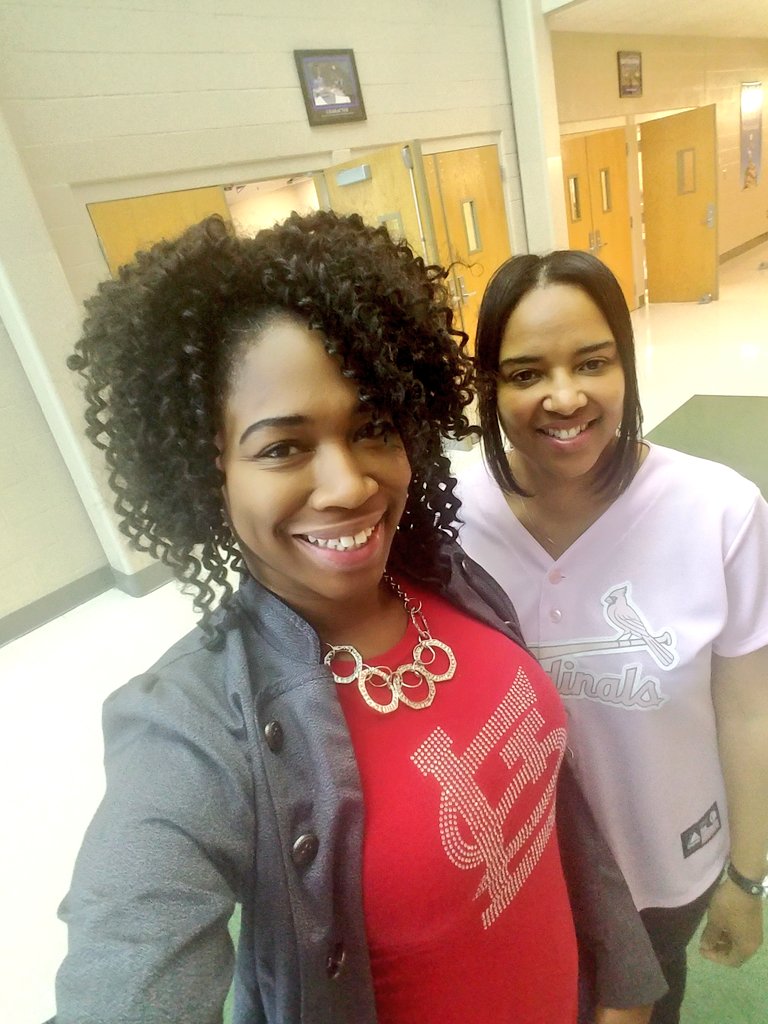 JaritaWill's tweet photo. Wearing our sports gear as we encourage students to do their best on the MAP. #educatorflow https://t.co/NCIFks6hjL