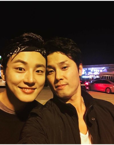 yoon shi yoon pics on X: "he's so cute, please give him so much love and  support! cha taehyun and yu hojin are co-directors I'm so excited for this  https://t.co/2E03GKIBgM" / X