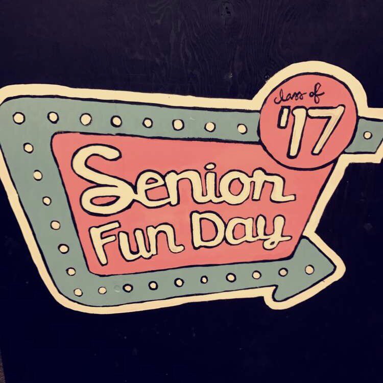 SAHSClassOf2017's tweet photo. Don't forget to show up in the little gym tomorrow at 8 am for breakfast before Senior Fun Day! https://t.co/LtKpXyh5WA