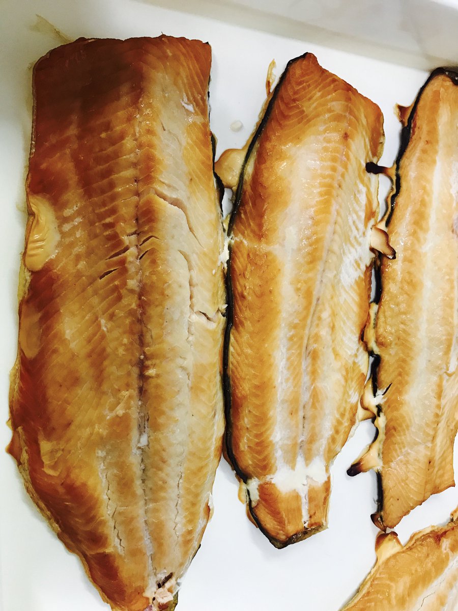 AmandaRaven5's tweet photo. Smoking salmon very delicious 😋 https://t.co/2TZ4ww9a8J