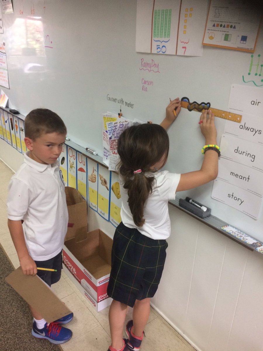 MsMacnCheese16's tweet photo. 1st graders working on measuring in inches with the help of inch worms! #measuring #firstgradefun #mathisfun https://t.co/xVBAfSSrbS