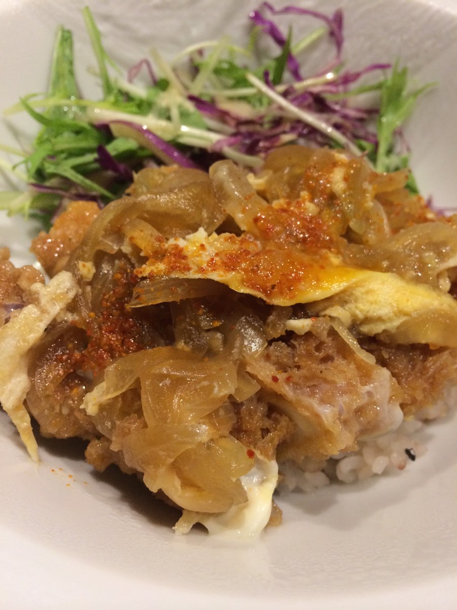 Gillia5's tweet photo. ブログ更新しました！美容師さんてお昼ご飯食べるの？？　＃美容師のお昼ご飯　＃ギリアの賄い
  https://t.co/jFoGDsPTnJ https://t.co/9z8mkh5ihm