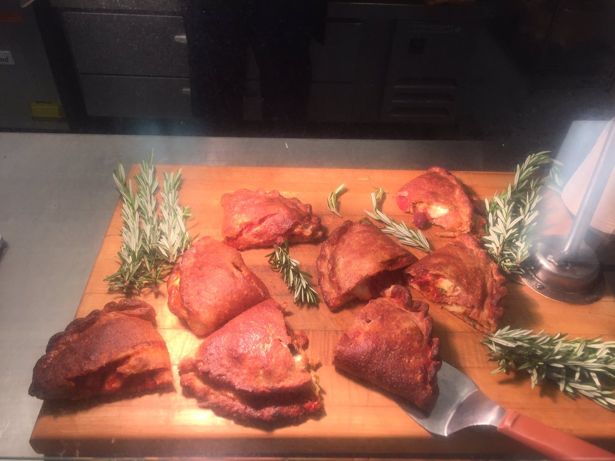 Fire Pit Dining tweet media