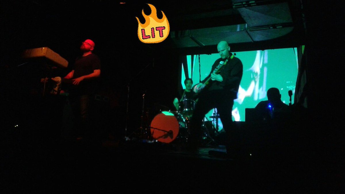 BandSRecords's tweet photo. Killer set by @roomcontrolband at La Vitrola tonight https://t.co/1aAIl8NAoX