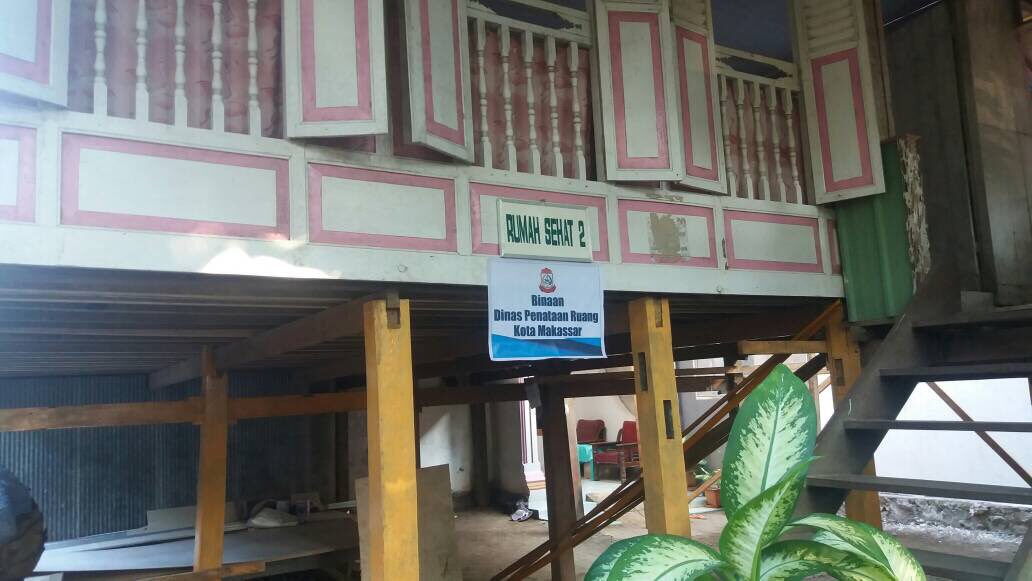 DPruangMKS's tweet photo. Kerja bakti Pemkot MKS di desa binaan kel.Tanjung Merdeka. Sekaligus memantau progres pekerjaan rumah sehat binaan Dinas Penataan Ruang https://t.co/p3rMWAht3V