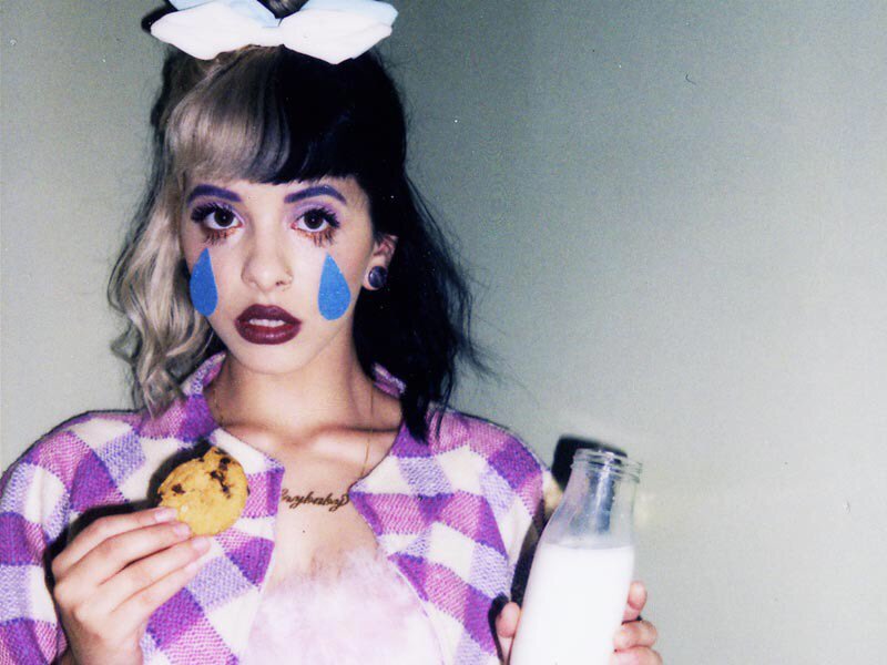 Happy fucking Birthday Melanie Martinez :D you are a gift in this life. 
