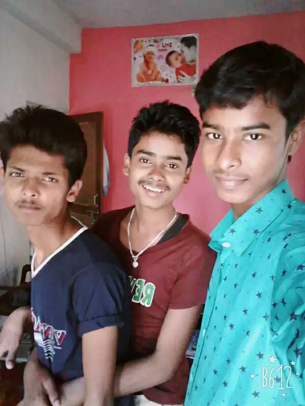 ShivshankarMe14's tweet photo. Me and my friend https://t.co/2JO6Ledu9X