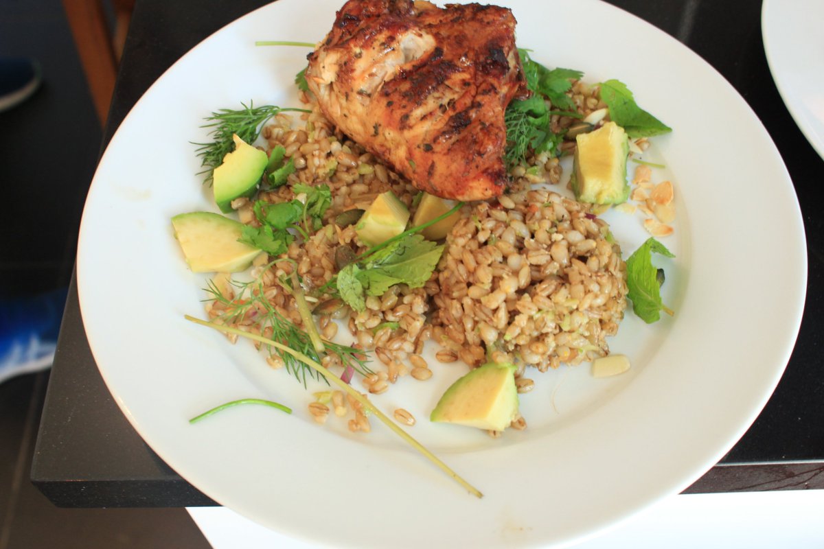 ThirdCultureX's tweet photo. Meaty main: Smoked Chicken | Pearl Barley Side
#CoolCollab #26thEdition #GoodFood #GoodWine #GoodConversation #FoodLove #FoodCulture https://t.co/iCWHaoTy9d