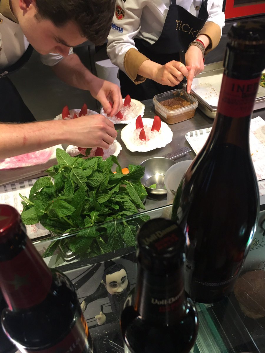 HundredAshendon's tweet photo. Barcelona. Amazing food. Great Beer.  Football team isn't bad either! #EstrellaDamme #elbulliLab #elbarri #Messi #gotmessy #Bro's40th https://t.co/YjRRIQNjPu