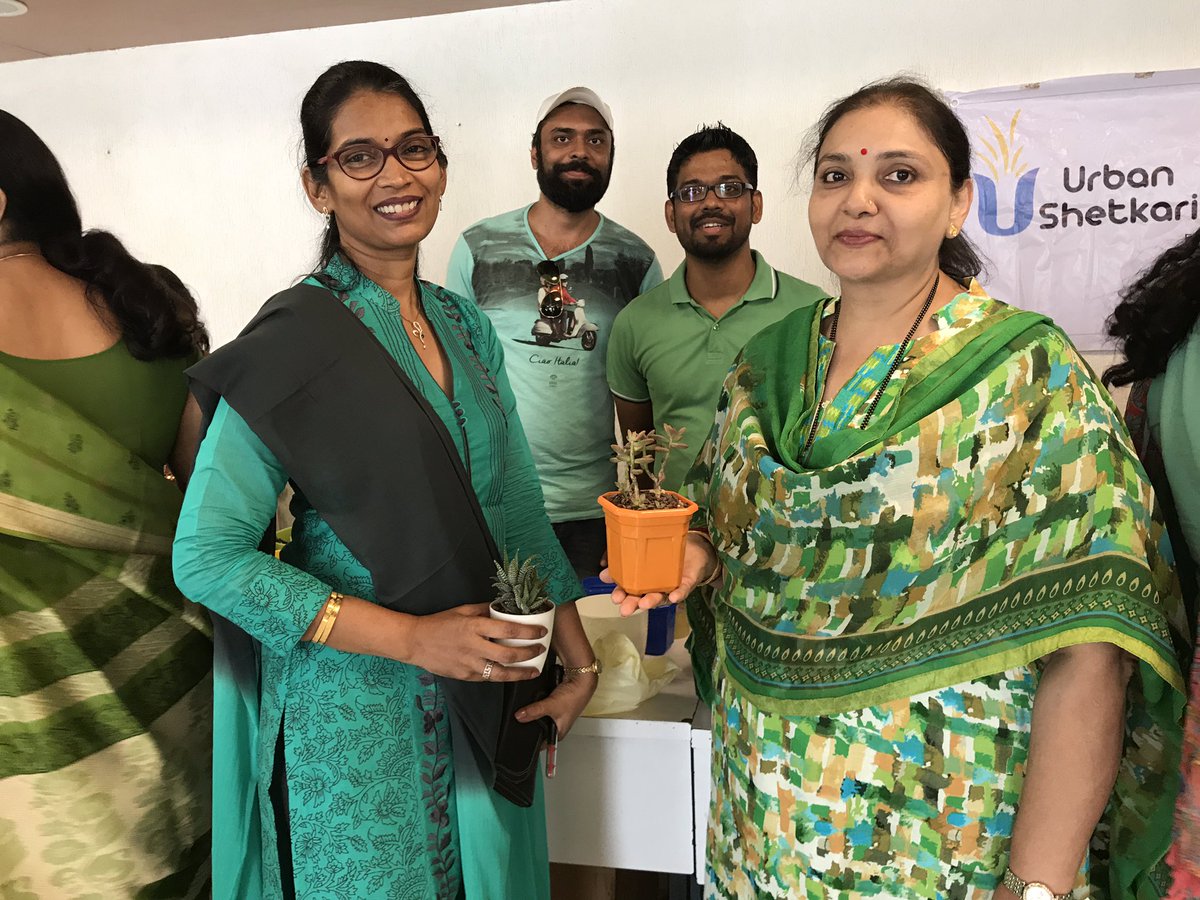 yearning4d_sky's tweet photo. Spotted @vencefernandes @justbeing_29 at the @UrbanShetkari stall #TWWO event in #mumbai https://t.co/Qzs7RZVPFg