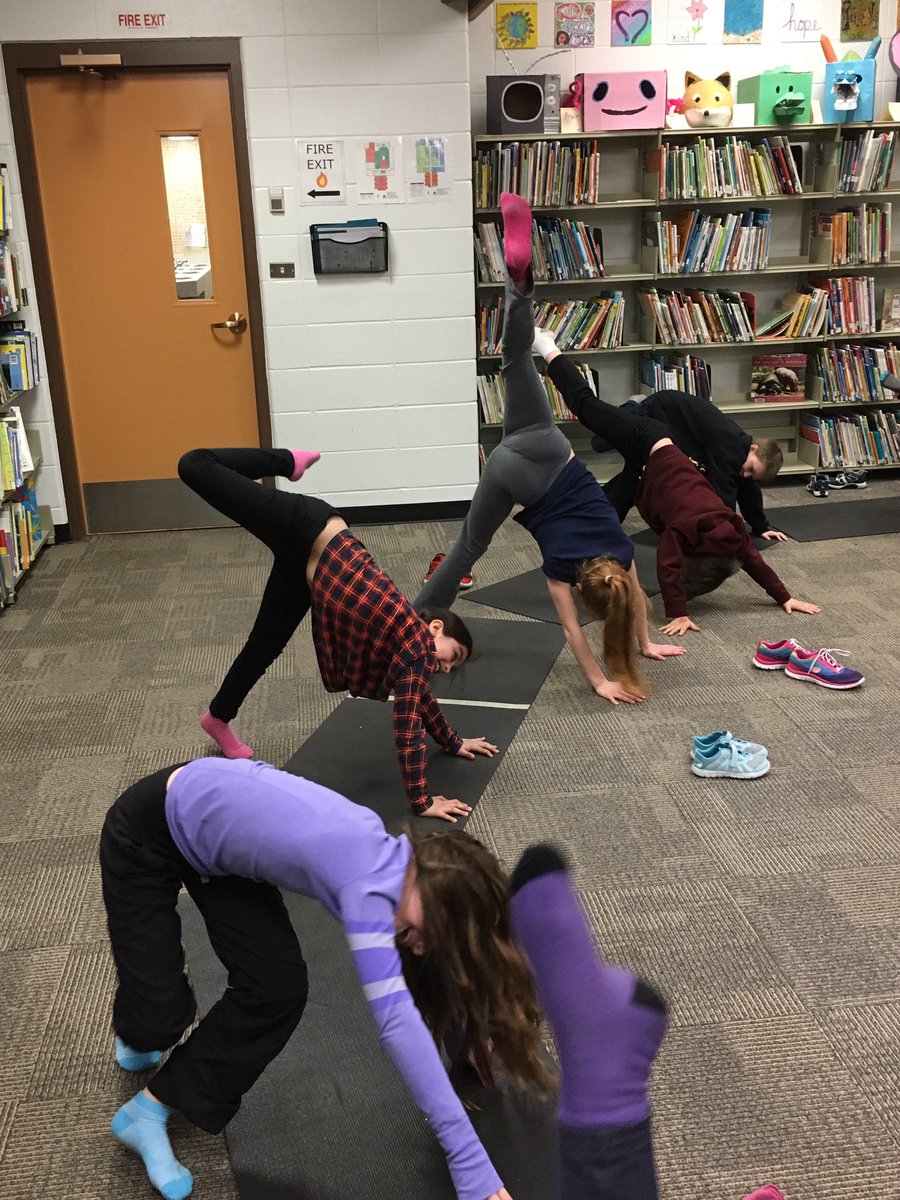MsCarruthers5s's tweet image. Yoga fun today! #wbfnews #3and4C #eipsstudents #eipsschools