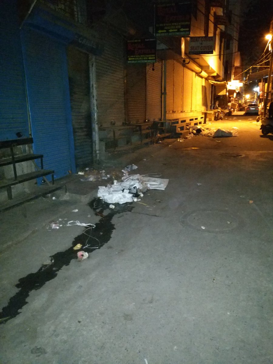 ankitj88's tweet photo. @narendramodi  pic of Naiwala,Karol Bagh,evryday shopkeeprs throw garbage on street:spreads disease &amp; make area uninhabitable.Pls do smthing https://t.co/8bB8Ldys7u