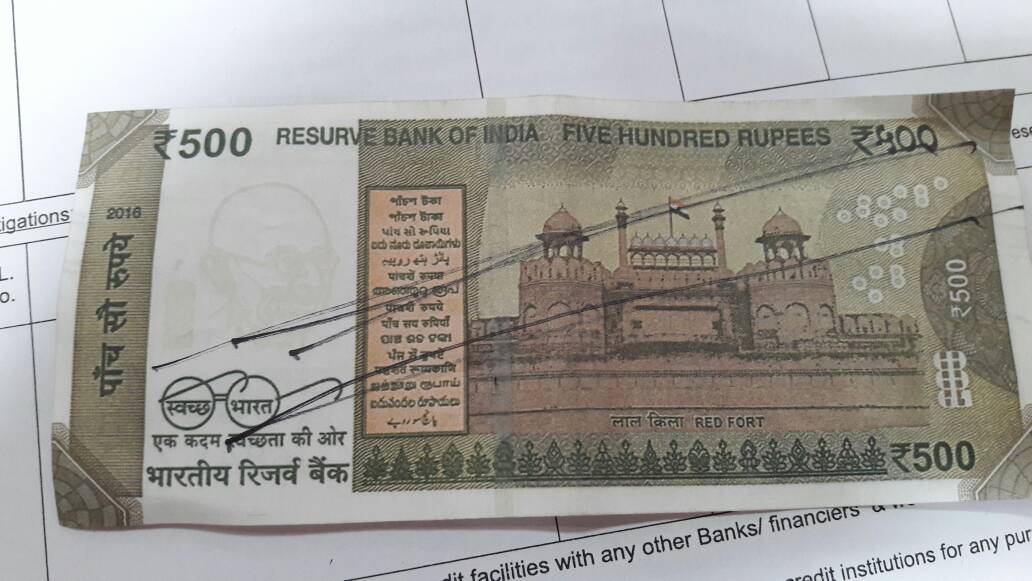 firstkhabar's tweet image. 500 नकली नोट बाजार में आ गए है

रिज़र्व बैंक ऑफ़ इंडिया की स्पेलिंग गलत है

कृपया चेक करके ही लेवे....500 Rs...
#FakeCurrencies #Fake500Note