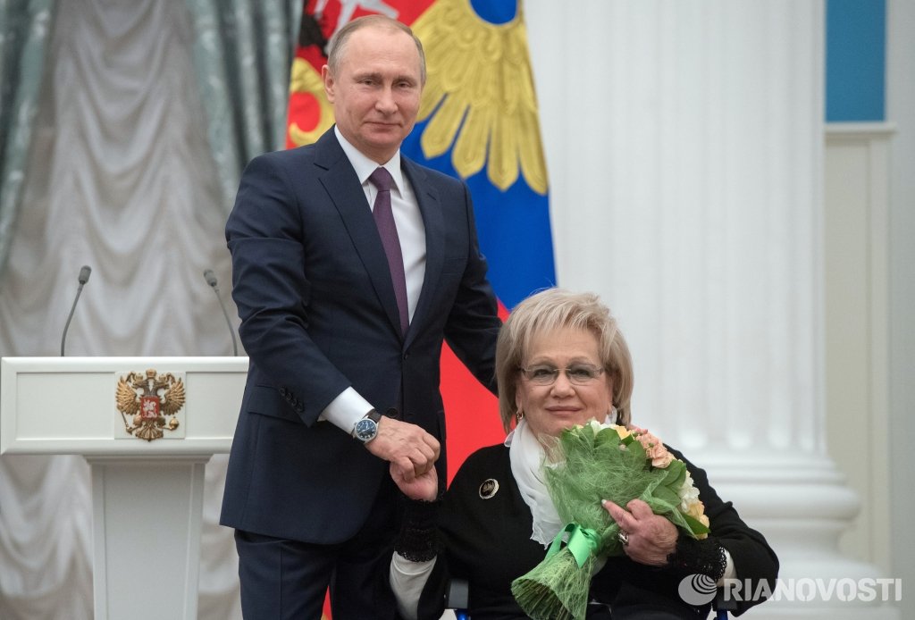 Путин в театре современник Путин в театре современник