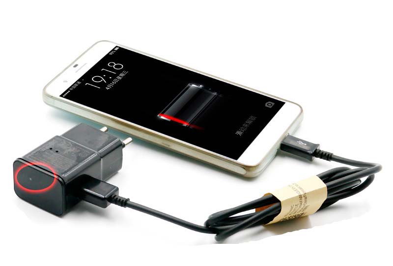 SpyPoint24's tweet image. abhoeren24.com/usb-handy-lade… Versteckter Kamera im Handy Ladegerät . Smartphone Überwachung Live Stream unterwegs aus !