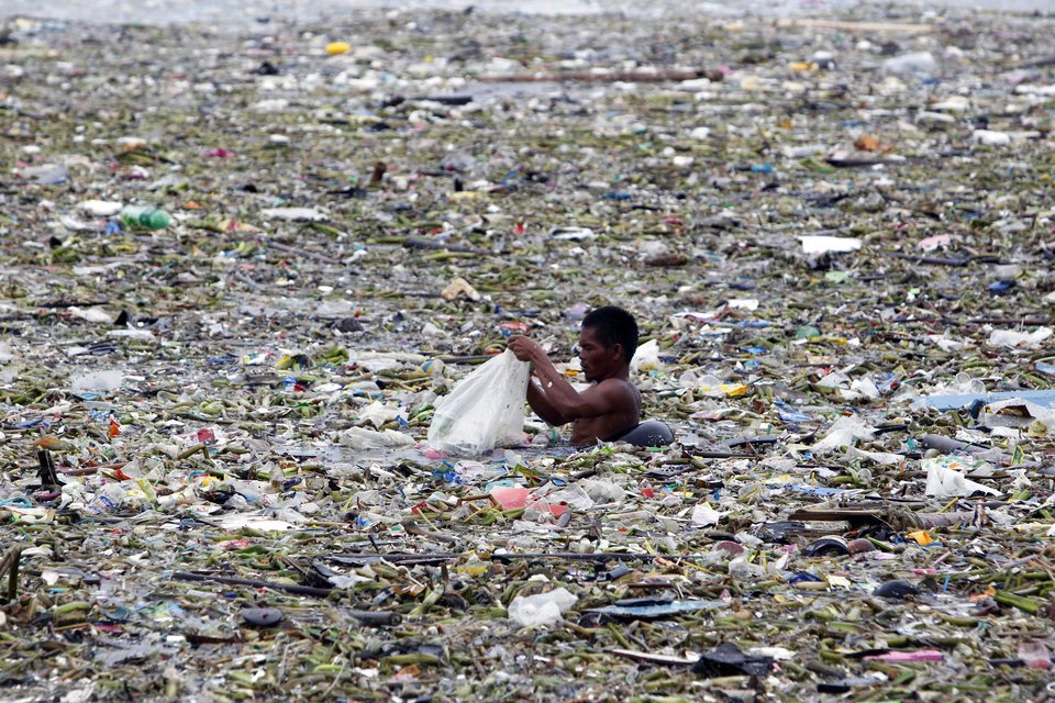 The VAST majority of ocean plastic comes from land.
We must change how we produce &amp; manage plastic waste!
#CleanSeas
ow.ly/eiOg30bfE3S