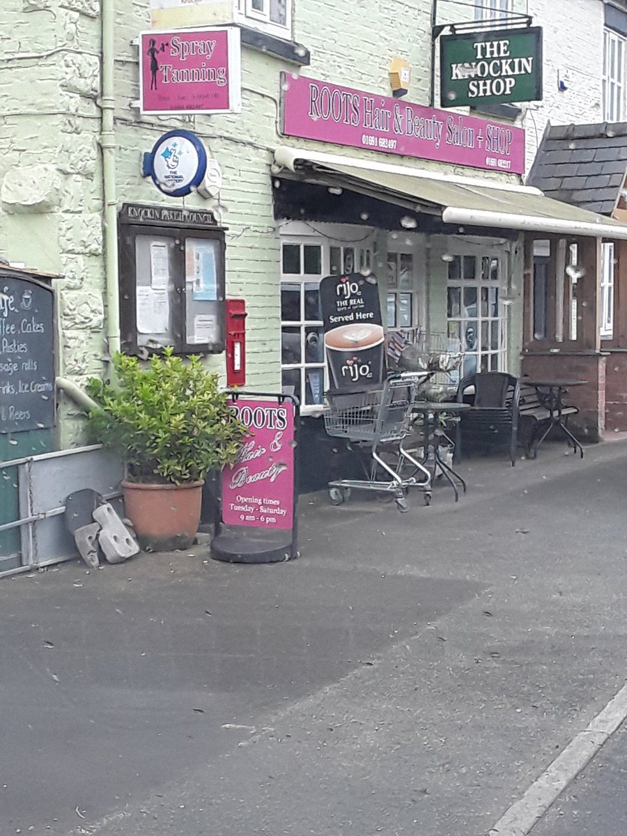 Breakfast at the Knockin shop