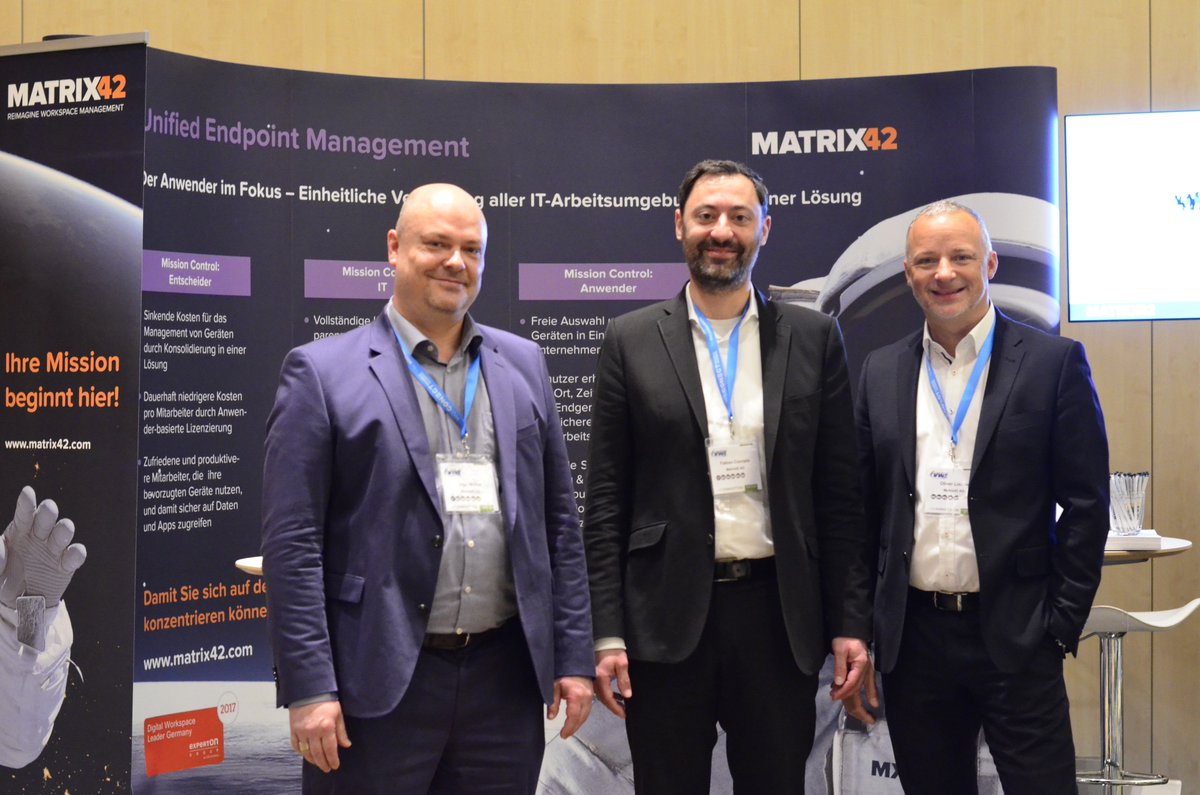 Matrix42_global's tweet image. Super Team auf der #VWE2017 in Berlin. Danke an den Veranstalter für die kleine Fotosession! #VirtualWorkplaceEvolution