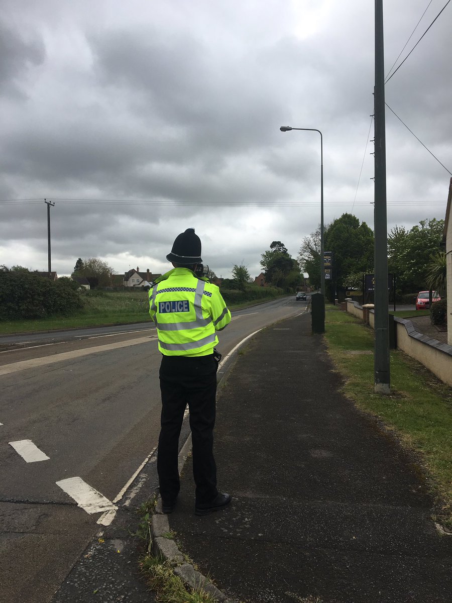 EveshamCops's tweet photo. Speed Enforcement this morning with @WMerciaSpecials at Evesham Road, Norton, several drivers advised over their Speed #OpDolphin 3879 https://t.co/B8J42W0eqC