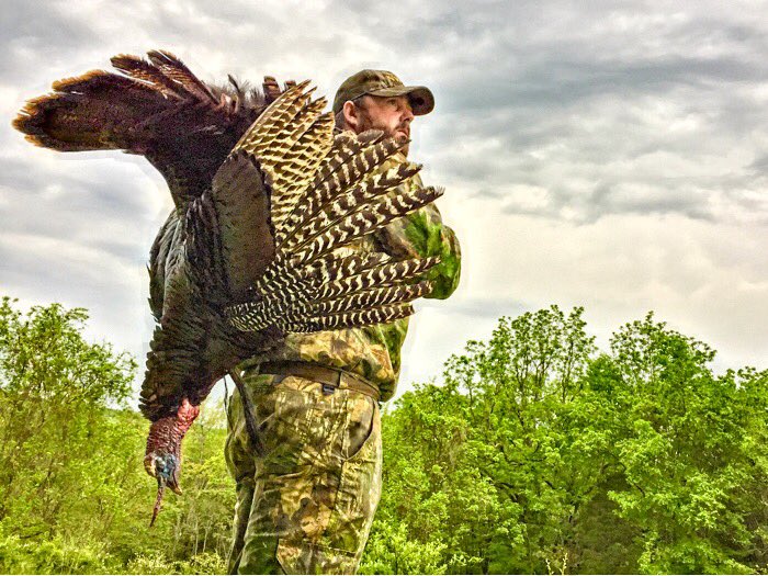 A big double beard brought down a #DeadEndRoad in Tennessee! Congrats brother!  #deadendgamecalls #nomadoutdoor #nwtf #indiancreekss