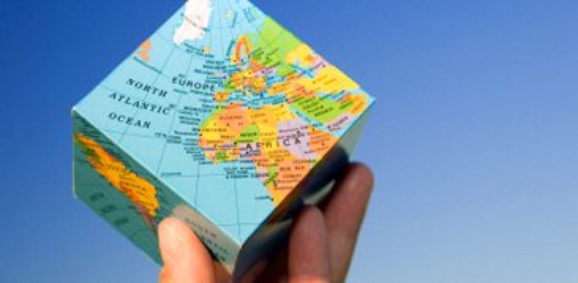 chboursin's tweet photo. Débuter sa carrière à l'étranger, quelle bonne idée ! 🌎 Les trucs à savoir avant de partir ! ➡️ https://t.co/nCCNgOUH6L #job #RH #emploi https://t.co/zmkZMFRMiO
