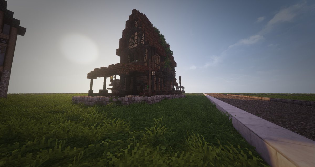 Hopped on <a href="/ArdaCraft_/">ArdaCraft</a> today! Got to know the community and build some stuff, love it!😄 #WeAreConquest #Dale <a href="/ConReforged/">Conquest Studios</a> <a href="/Monsterfish_/">Stefan Krein</a>