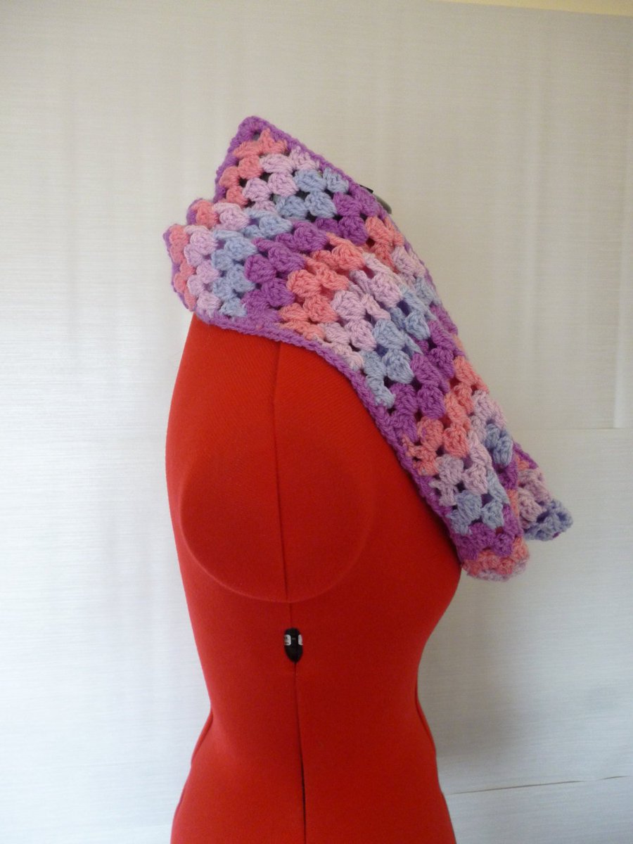 khaosandkismet's tweet image. Crochet cowl, granny stitch scarf, multi pastel scarf, neck… tuppu.net/9437ef2b #UniquelySam #KnittedNeckwarmer