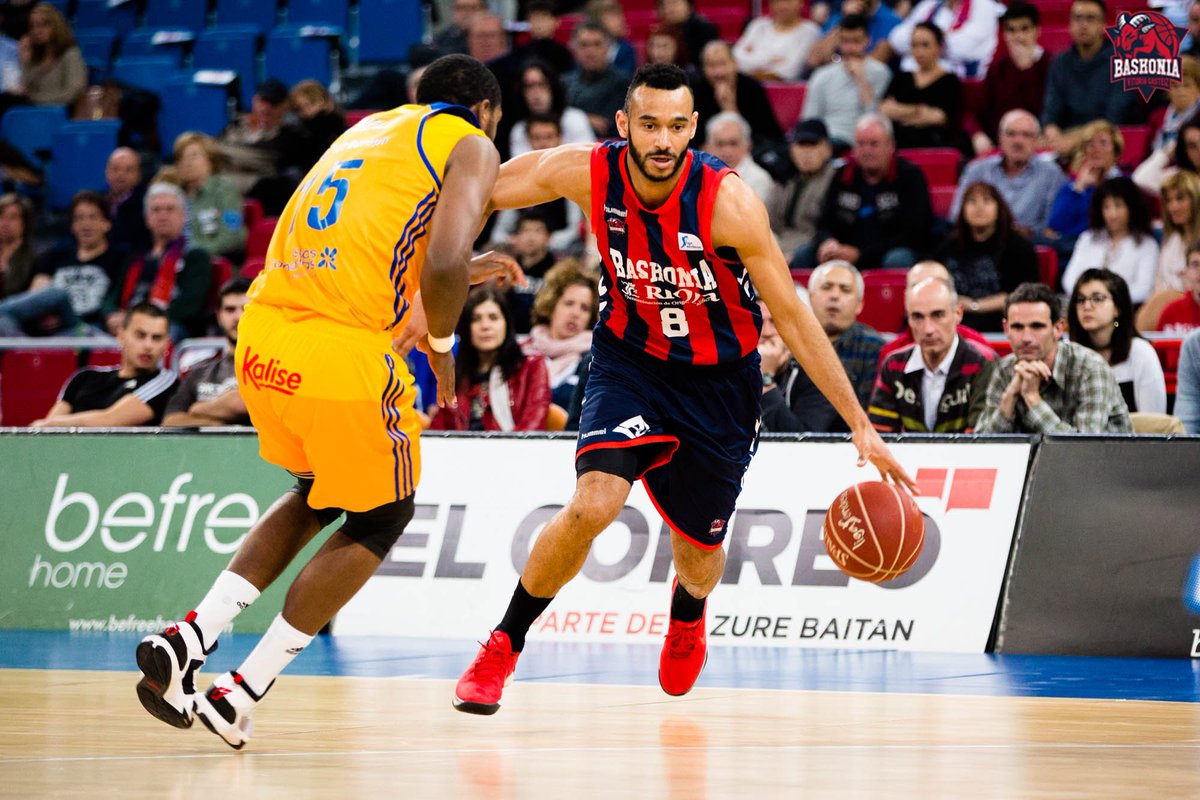 ¡Haz RT y vota por nuestro capitán <a href="/HangaAdamOnline/">Hanga Ádám</a> al #MVPMovistar! 👏👏
#GoazenBaskonia